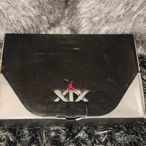 SHOES - Picture 4 of 9